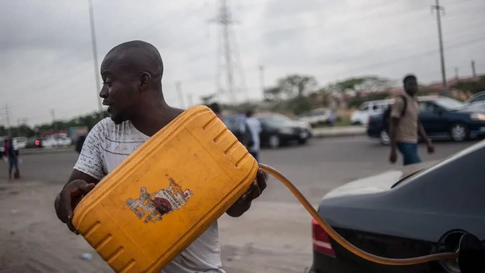 Fuel Shortages in Nigeria Drive Surge in Black Market Prices