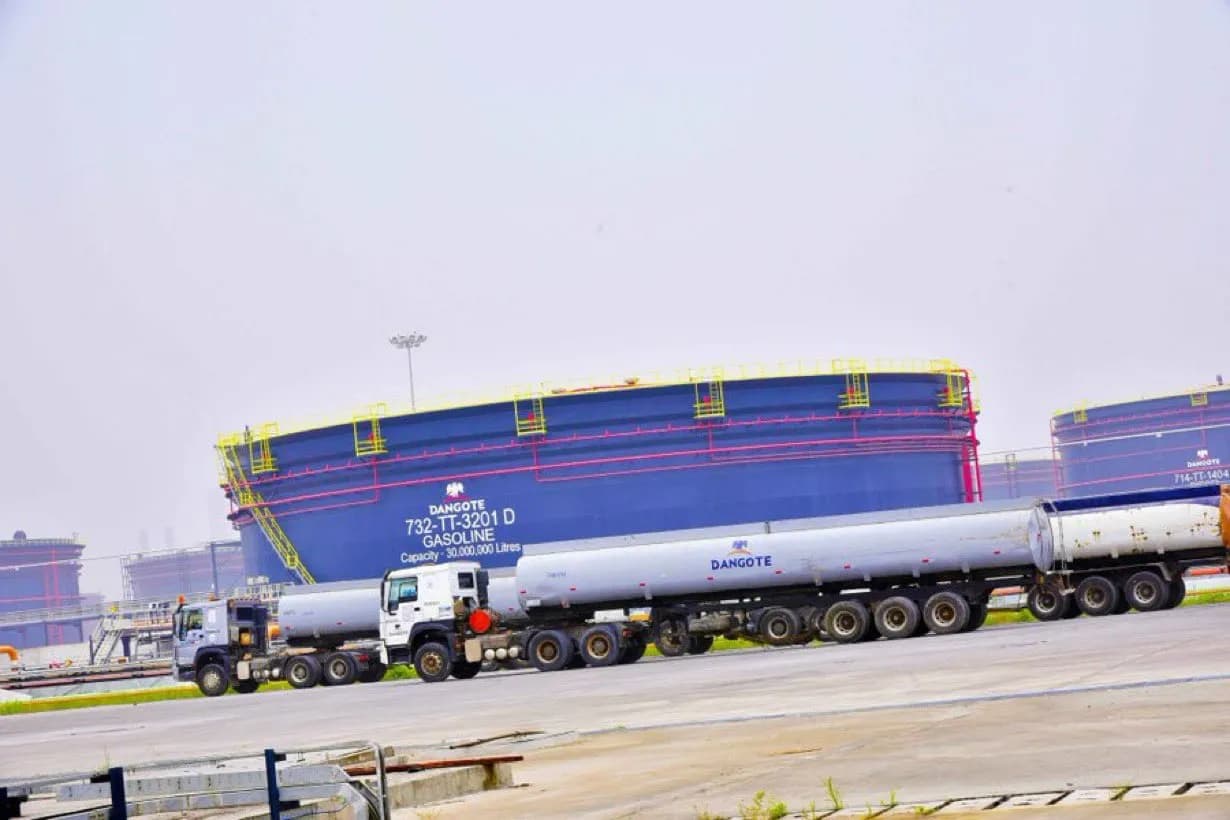 FG, Dangote Begins Talks on Naira for Crude Renewal
