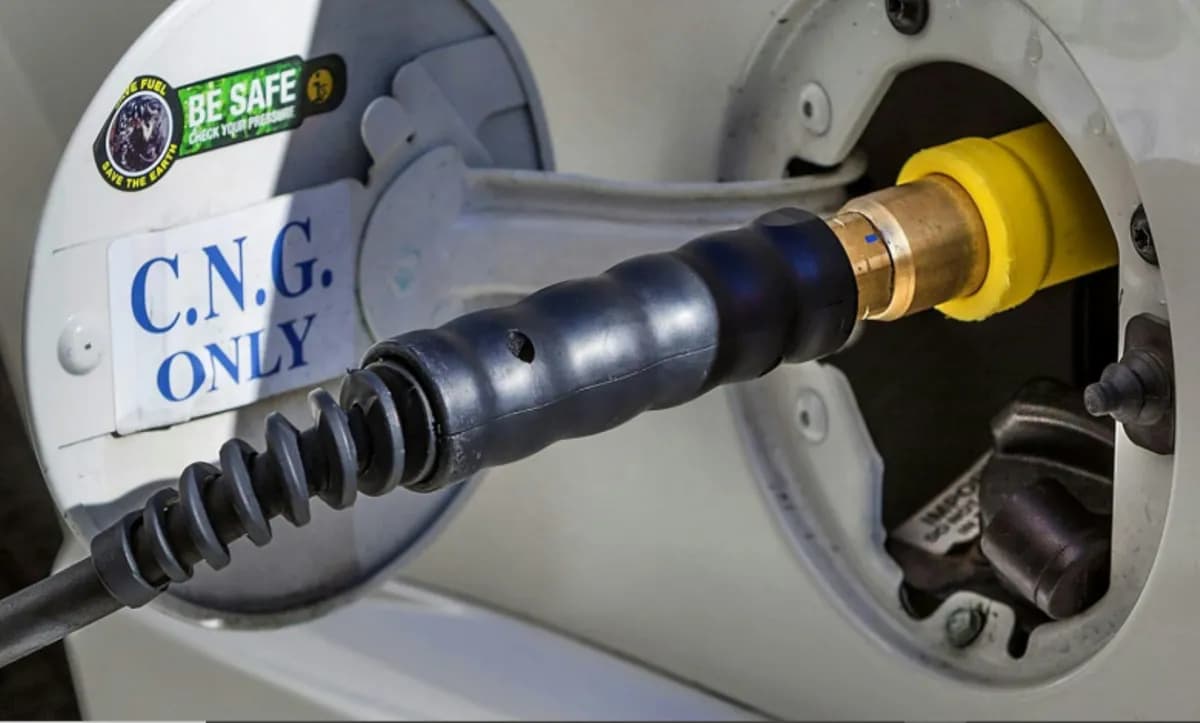 FG, Abuja Airport Taxis Strike Deal to Convert 800 Cabs to CNG