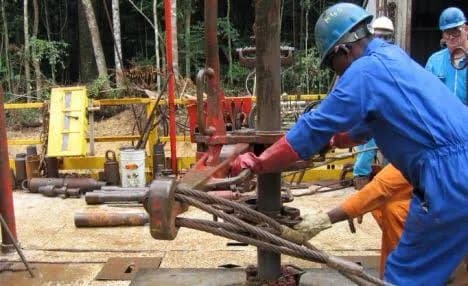 FG Revokes Over 50 Dormant Oil Licences to Boost Production