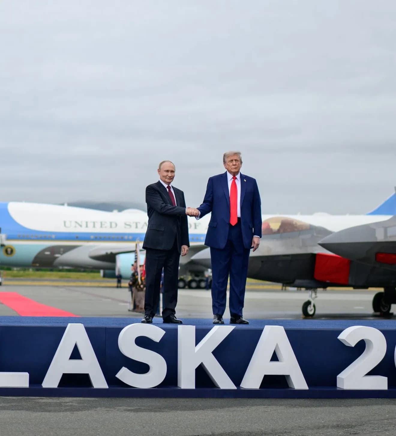 Oil Prices Steady After Trump–Putin Alaska Talks