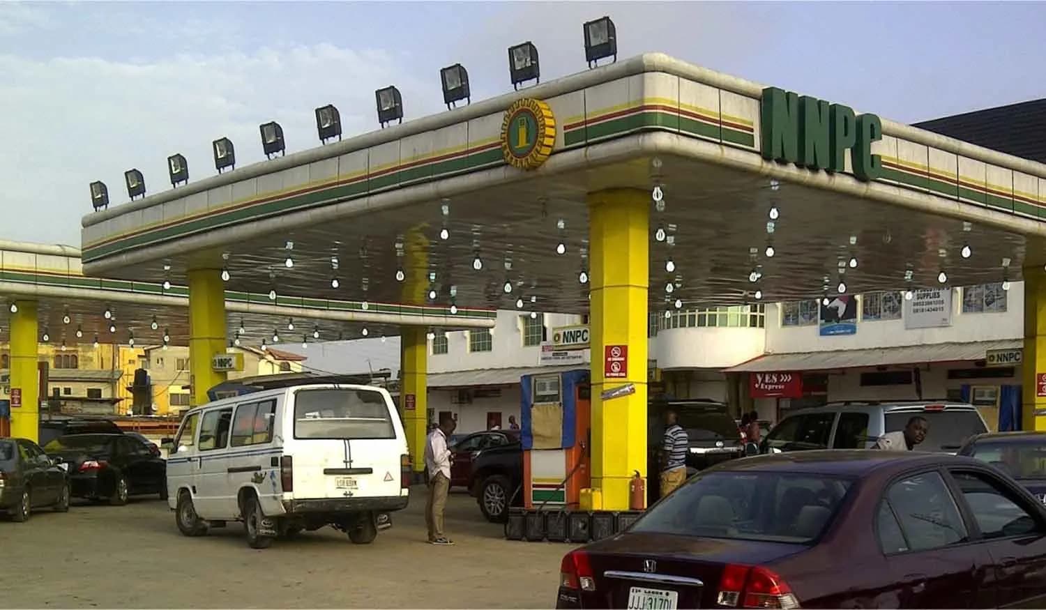 NNPCL Reduces Petrol Price to ₦950 Per Litre in Ibadan