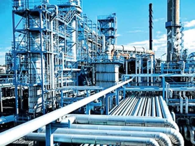 BREAKING: We Sold PMS in Dollars — Dangote Counters NNPCL’s N898 Per Litre Claim