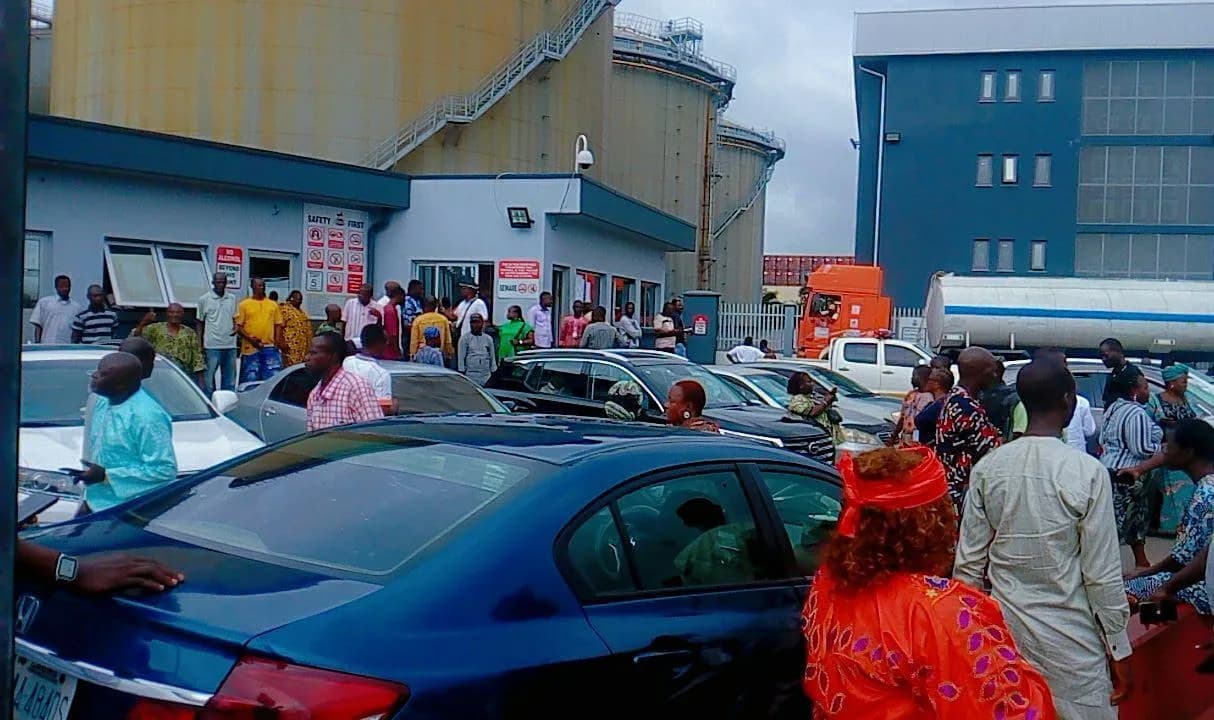 Marketers Protest Rising PMS Prices at MRS Depot