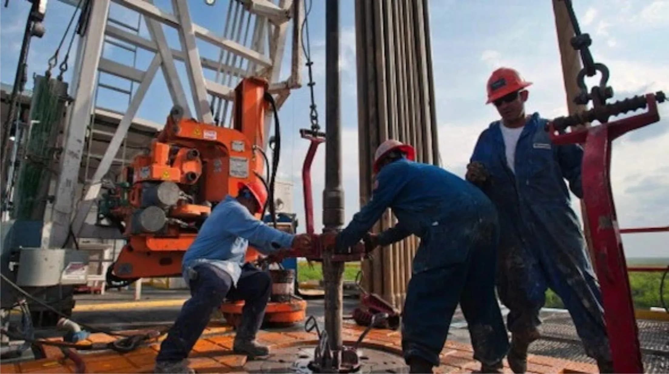 Oil Workers Threaten Nationwide Strike Over Expatriate Quota
