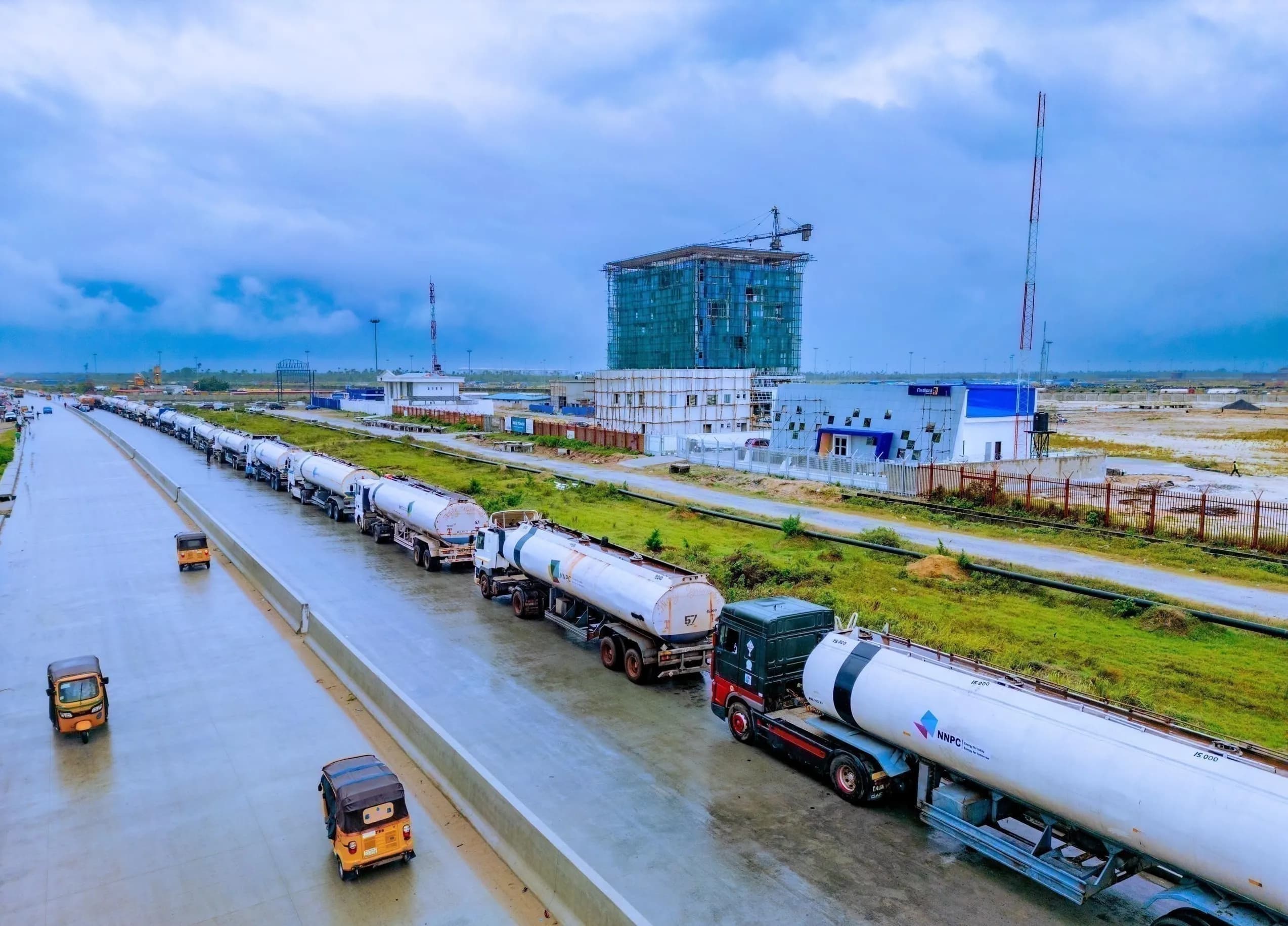 Dangote Refinery Halts Gantry Loading After Petrol Price Hike