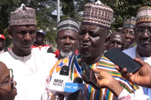 BREAKING: FG Orders IPMAN to Start Lifting PMS from Dangote Refinery