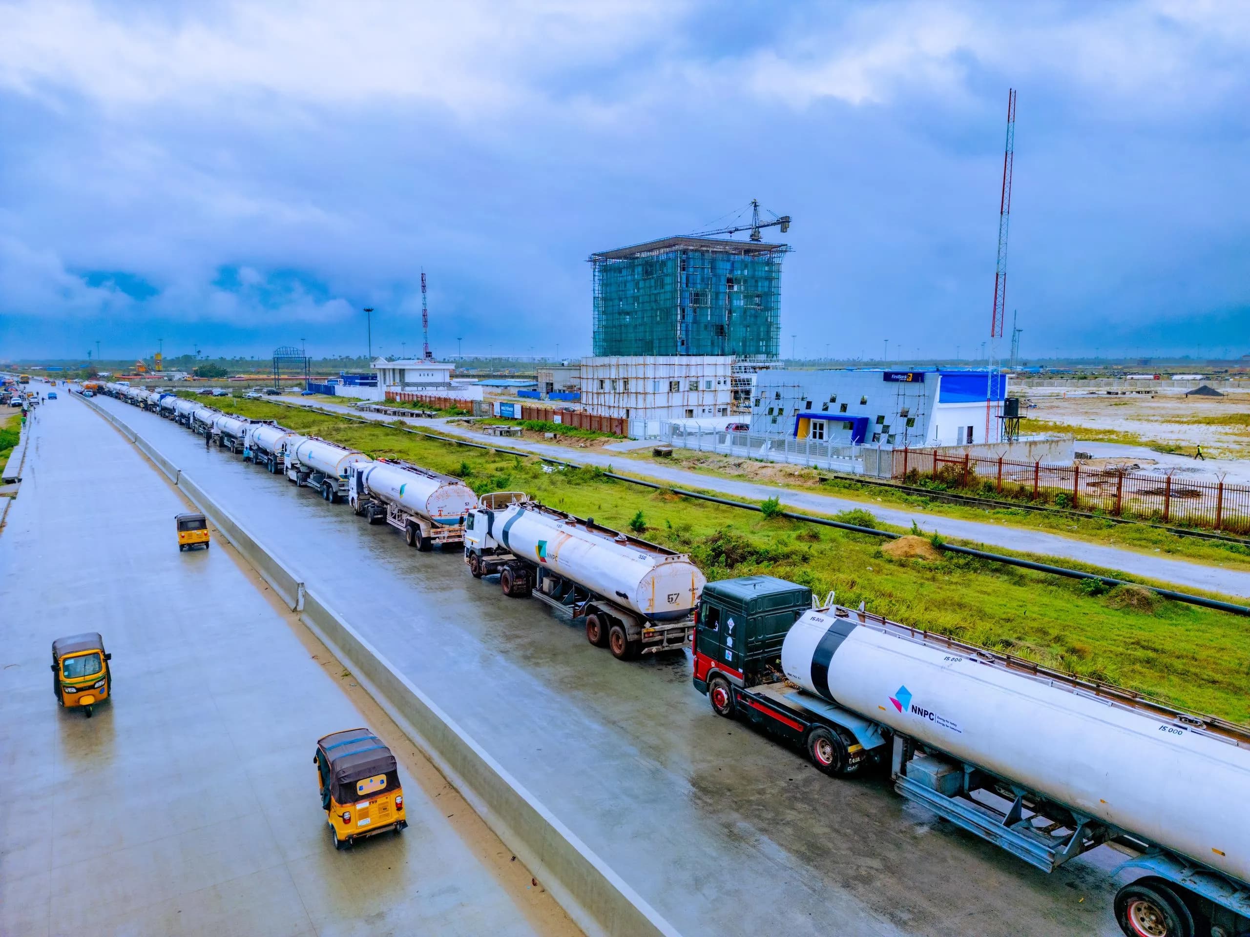 Dangote Halts Petrol Sales for One Week, Slashes Diesel Price