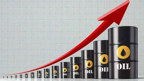 Brent Surges Past $91 After Vessel Hit in Strait of Hormuz