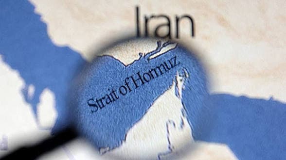 Strait of Hormuz Crisis: Gain for Federal Government, Pain for Consumers