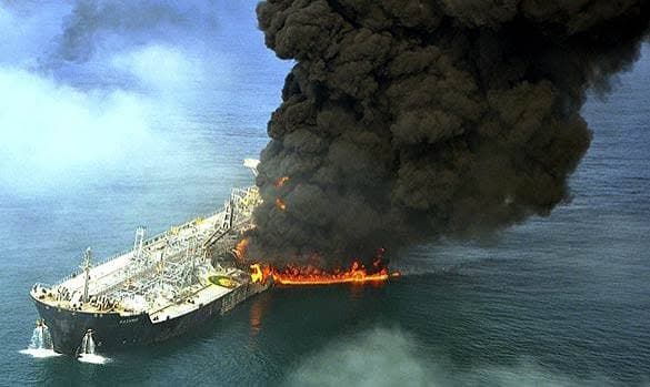 Brent Returns to $100 as Strait of Hormuz Tanker Attacks Renew Supply Concerns