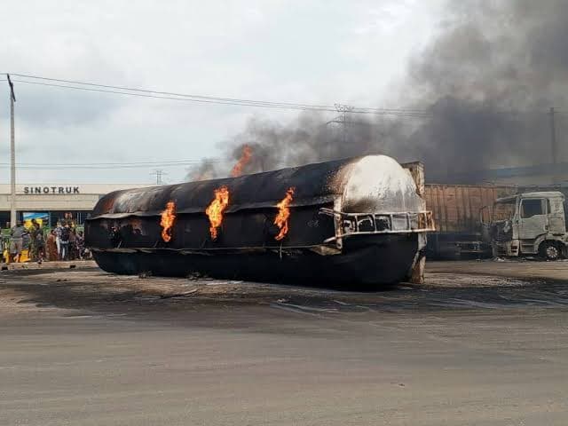 Eight Injured as Petrol Tanker Fire Destroys Vehicles, Damages Edo Market