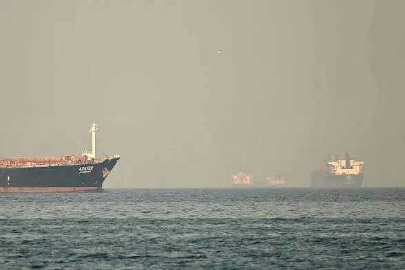 Oil Prices Drop as Iran Denies Closing Strait of Hormuz Shipping Routes