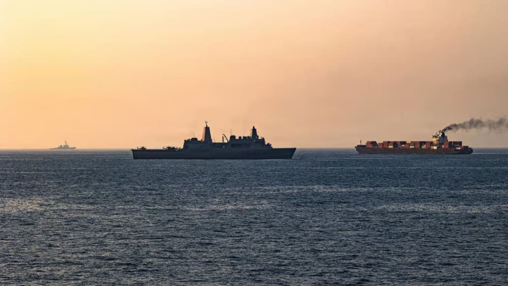 Tankers Stranded Again as U.S. Suspends ‘Project Freedom’ in Hormuz